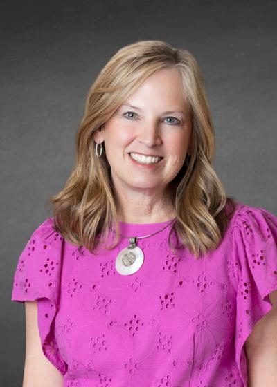 Photo of Dr. Sarah Thomason Professor and Chair of Pharmacy Practice at the Gatton College of Pharmacy